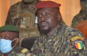 Guinea: El coronel Doumbouya confirma su salida del poder al final de la transición