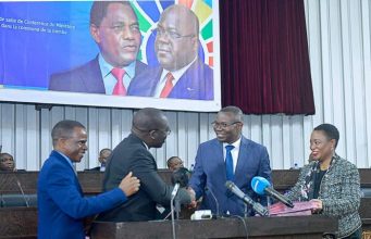 La RDC et la Zambie signent l’accord-cadre pour le lancement de l’étude de préfaisabilité relative à la fabrication des batteries électriques