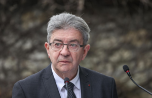Mélenchon annonce son séjour au Sénégal